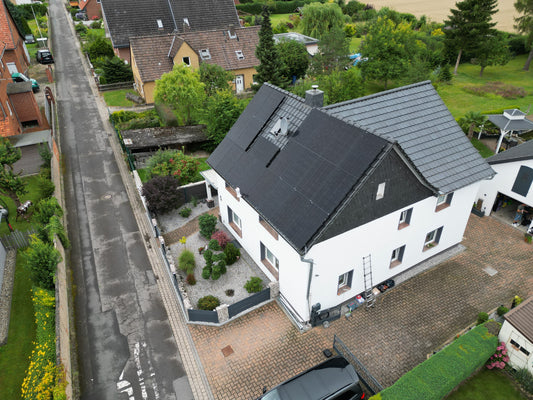 Photovoltaikanlage mit Stromspeicher auf Einfamilienhaus in Hannover – installiert von Antapex Solar